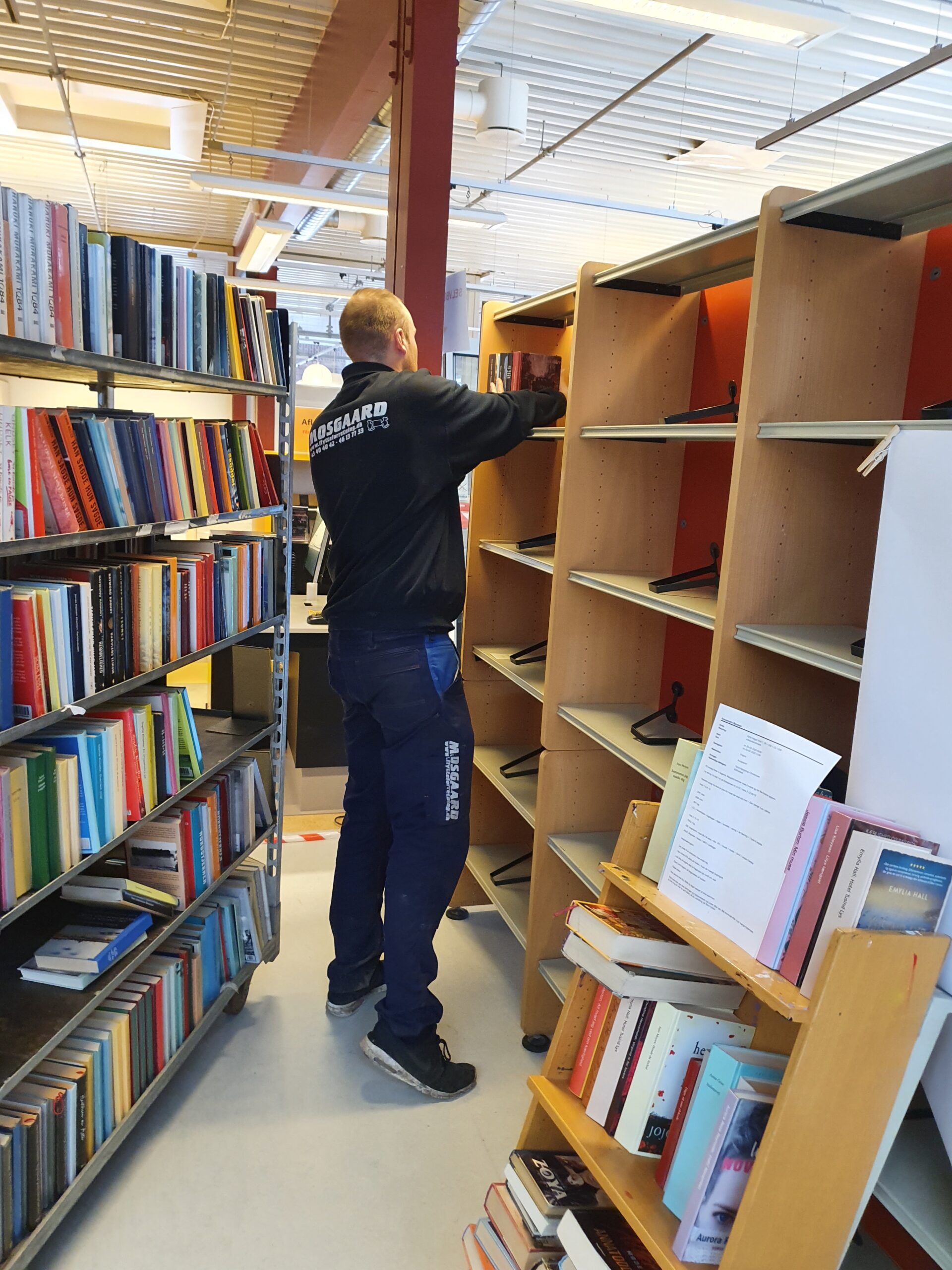 Biblioteks flytning og arkiver
